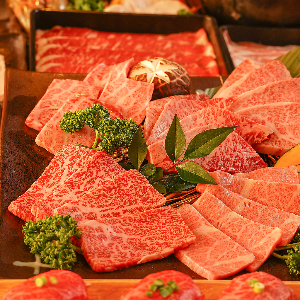 精肉大手卸直送！鮮度と品質が高い黒毛和牛と豪華ボリュームたっぷりな焼肉食べ飲み放題も人気！！