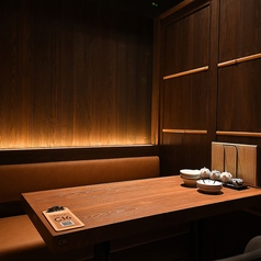 【3階個室】定員4名様の完全個室。接待やご家族様でのお祝いなど、様々なシーンでご利用いただけます。