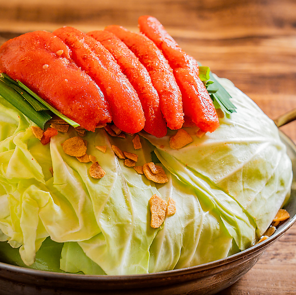 お酒の肴にぴったりな逸品料理や身も心も温まる鍋料理など豊富に取り揃えております！