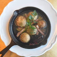 【温かい前菜】マッシュルームとパンチェッタのアヒージョ