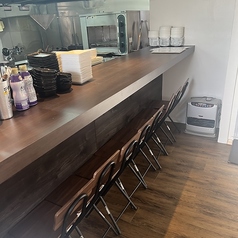 おひとりさまでも立ち寄りやすいカウンター席