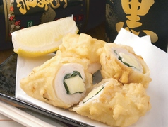 ●鶏むね肉のチーズ詰め天ぷら【Chicken breast spring rolls with cheese & nori(Green perilla leaves)】