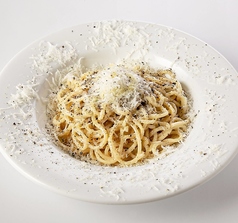 ペコリーノチーズと黒こしょうのカチョ エ ペペ　スパゲッティ