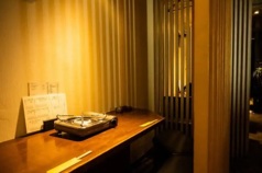 【半個室】2~4名様でご利用いただける半個室のお席をご用意◎少人数でのプライベートなお食事に最適!ご家族でのお食事や女子会・デートなどに、ぜひご利用ください。