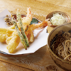 海老と季節野菜の天ぷらそば