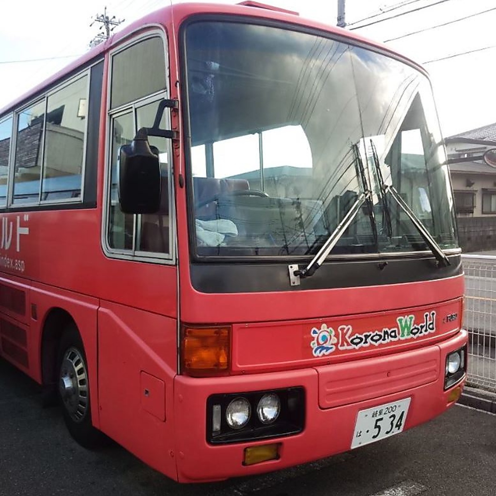 10名様以上でのご予約で無料送迎バスご用意しております。12/20～1/8運休