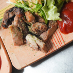 自慢の肉々しいジャマイカ料理をお楽しみください！