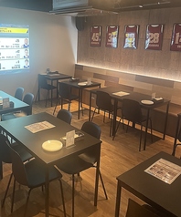 スポーツカフェ&バー GANDY ガンディの雰囲気3