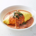 料理メニュー写真 【ケチャップライス】ベーコンとほうれん草のチーズイン トマトクリームオムライス