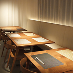 ご予約なしのご来店も大歓迎！ふらっと立ち寄って、気軽に一杯楽しんでいってください。うまい酒と旬の逸品で、肩ひじ張らない大人の宴会を