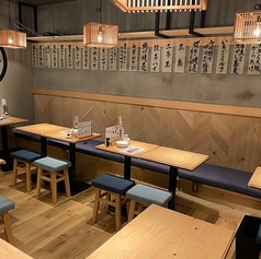 どんなシーンでもご利用いただきやすいテーブル席◎