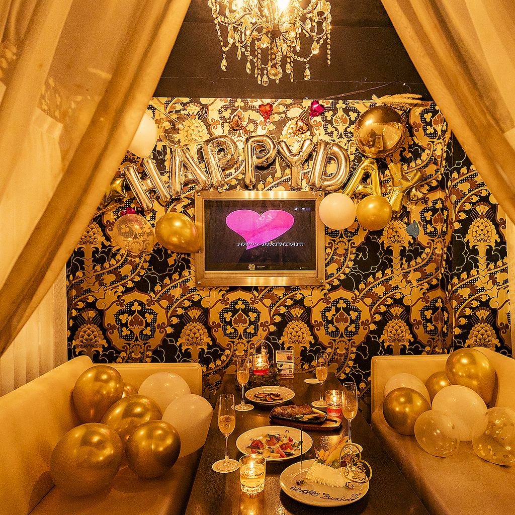 店内装飾もお任せください♪♪♪お祝い動画もスクリーンで流せます★