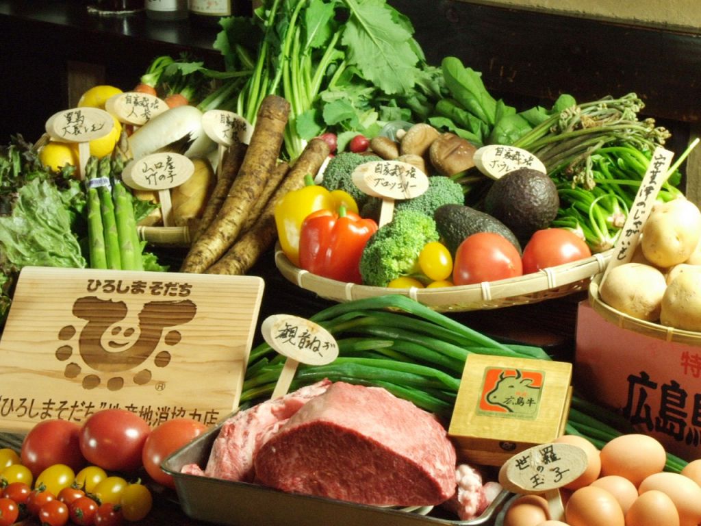 野菜は広島産を中心に安全・旬の物をそろえ、低価格のメニューに努めています！