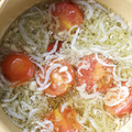 料理メニュー写真&nbsp;しらすとミニトマトのアヒージョ(バケット付）