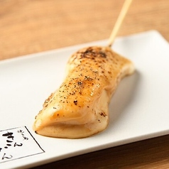 [自家製醤油漬け] 炙りモッツァレラチーズ串 (1本)