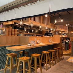 お一人様のサク飲みやカップルのカジュアルデートにも♪