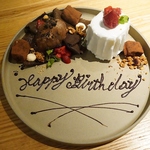 デザートプレートも可能！メッセージを添えて大切な人の記念日をサプライズでお祝い。思い出作りに◎