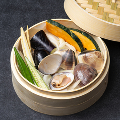 蛤と旬野菜の蒸籠蒸し