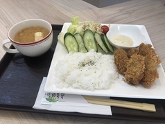 牡蠣フライ定食