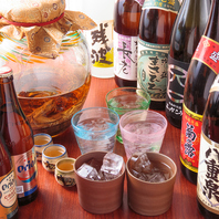 琉球ガラスで楽しむ豊富な泡盛や、沖縄らしいお酒♪