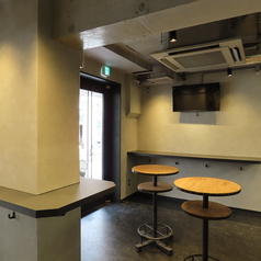 【テーブル席：3名×3卓】