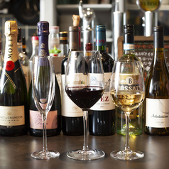 お食事に合わせてお楽しみ頂ける豊富なラインナップ。