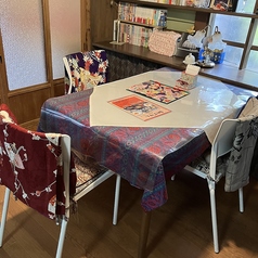 最大3人まで座れるテーブル席です。