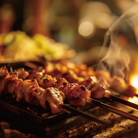 【職人の技が光る】絶品焼き鳥に舌鼓。