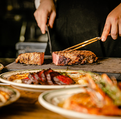 肉で迷ったらこれ！グリル屋の本気の《肉盛り合わせ》