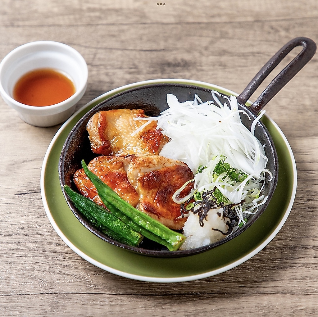 新名物！！お肉は6種類、ソースは4種類からお選び下さい。