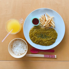 ジュニアカレーセット（ご飯食べ放題サラダバー付き）