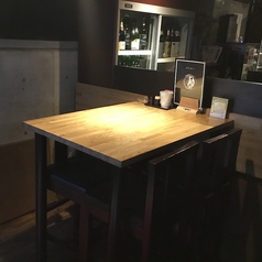 4名様テーブル2卓御座います。