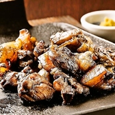 当店自慢の薩摩地鶏の炭火焼きは必食です。