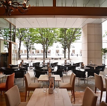 アマルフィイ カフェ みなとみらい店の雰囲気1