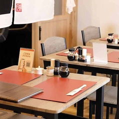 お1人様でも気軽にお立ち寄り頂けるようカウンターをご用意しております。