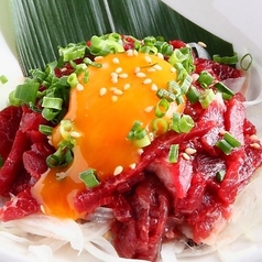 馬肉ユッケ