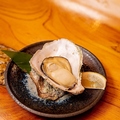 料理メニュー写真&nbsp;＜広島県産／かきむすめ＞　焼き牡蠣 1ケ