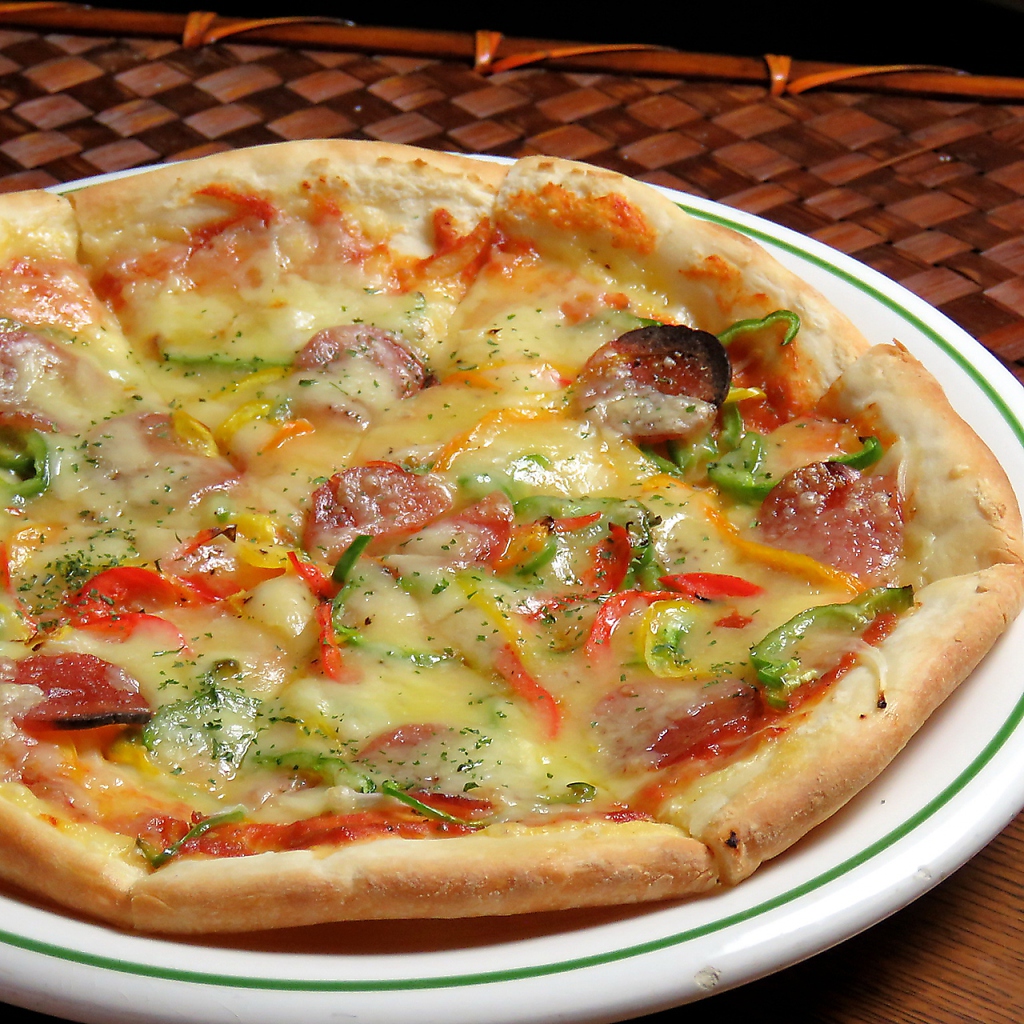 バジルをたっぷり使用したジェノベーゼピザなど種類豊富なピザをご用意！