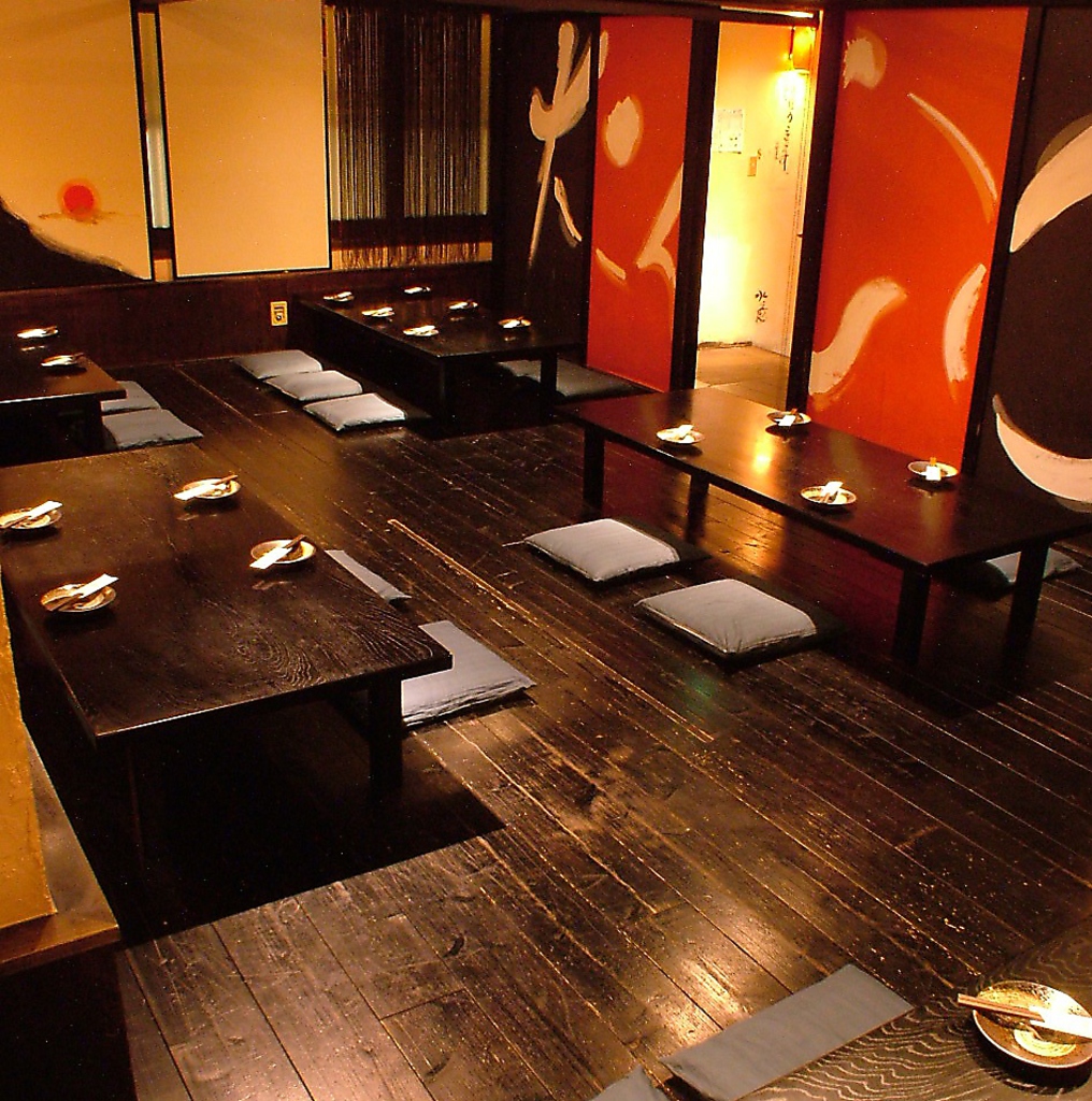 2Fお座敷は最大40名様までの大宴会に。最大52名様までOKのバンケットルーム。