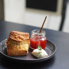 全粒粉スコーン-自家製ストロベリージャム付き-