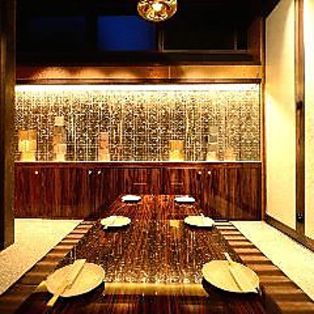 落ち着いた大人のデザイナーズ空間★スタイリッシュな個室は宴会・サクノミ・女子会にも◎