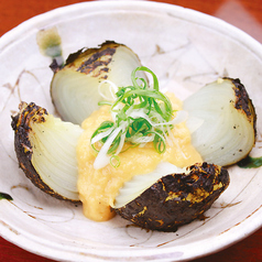 玉葱の黒焼きロースト　葱味噌ぞえ
