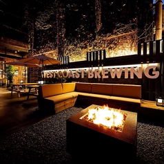 明るくおしゃれなテラス席でビアガーデンをお楽しみください♪店内は2名様~最大20名まで収容人数に対応可能な空間をご用意しております。夏は涼しい室内でお食事をお愉しみいただけるように、冷房のある造りとなっております。