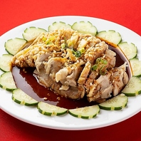 まずは乾杯の一皿。料理長のこだわりが光る本格前菜