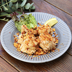 鶏もも唐揚げ/旨辛スパイス (4個)