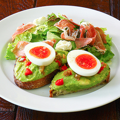 ≪ベストブランチ 受賞店≫ NYの本格ランチが味わえる