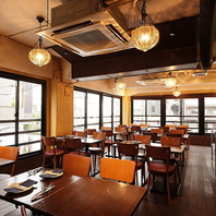 プロジェクター・スクリーン、マイク2本は無料貸出！