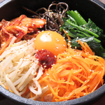 美味しい石焼ビビンバの他に豊富なサイドメニューが食卓を彩り、心も満たす美味しさをお届けします♪