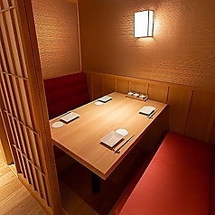 《少人数様向け完全個室》【2名様から4名様】プライベートな空間でお寛ぎいただけます。