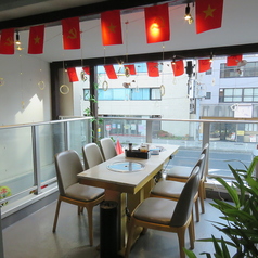 当店「BAMBOO RESTAURANT」では、4名様でご利用いただけるテラステーブルを2卓ご用意しております♪ゆったりとした席配置で、安心してお食事をお楽しみ頂けます◎本格ベトナム料理を味わいながら、ランチや昼飲み、女子会、ご宴会など幅広いシーンでお使いいただくことができます!ご来店を心よりお待ちしております♪